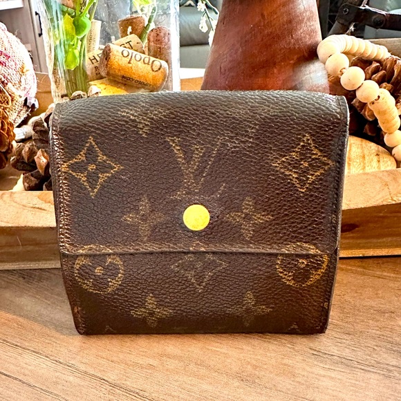 Louis Vuitton Handbags - Louis Vuitton Damier Portefeiulle
Elise Trifold Wallet